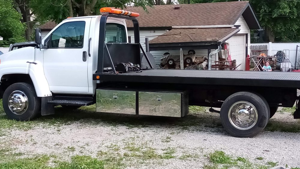 Fast Lane flatbed tow truck ready for towing in Indianapolis